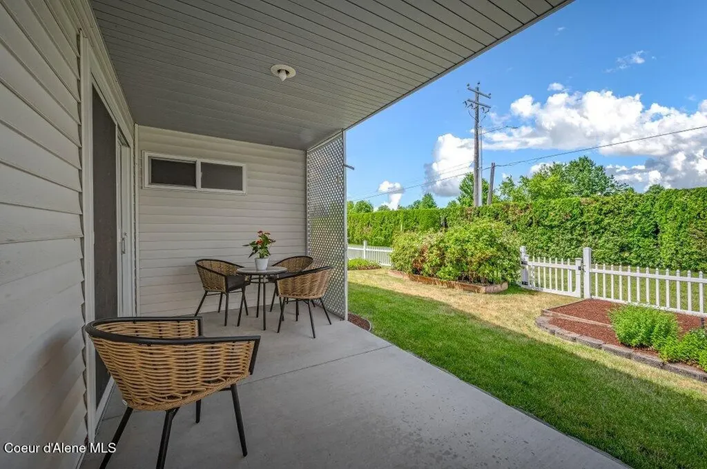 1193 W Woodlawn Drive Hayden ID 83835
