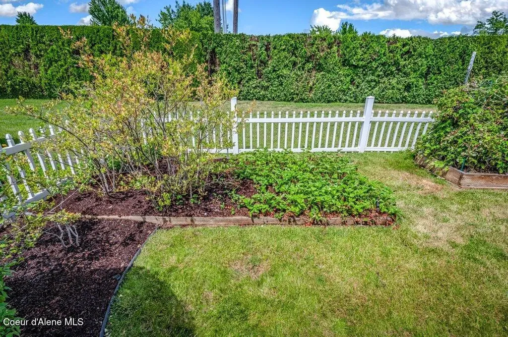 1193 W Woodlawn Drive Hayden ID 83835