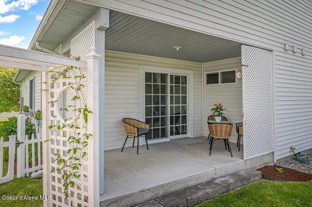1193 W Woodlawn Drive Hayden ID 83835