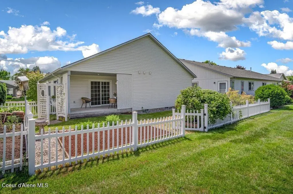 1193 W Woodlawn Drive Hayden ID 83835