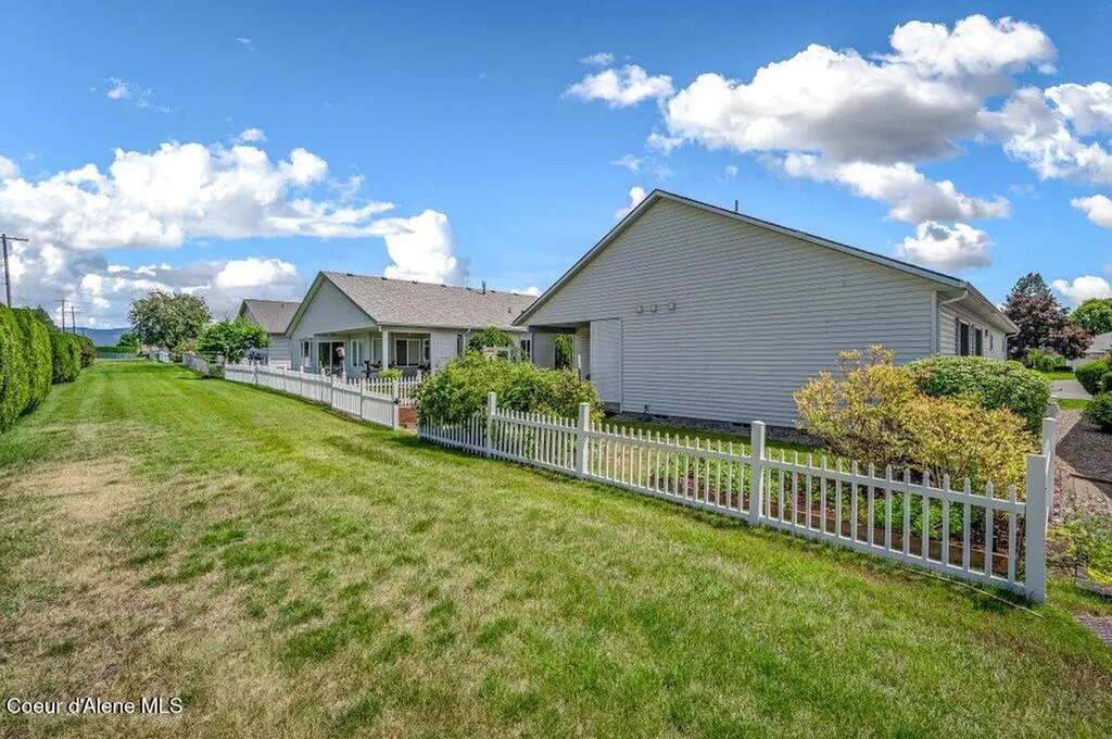 1193 W Woodlawn Drive Hayden ID 83835