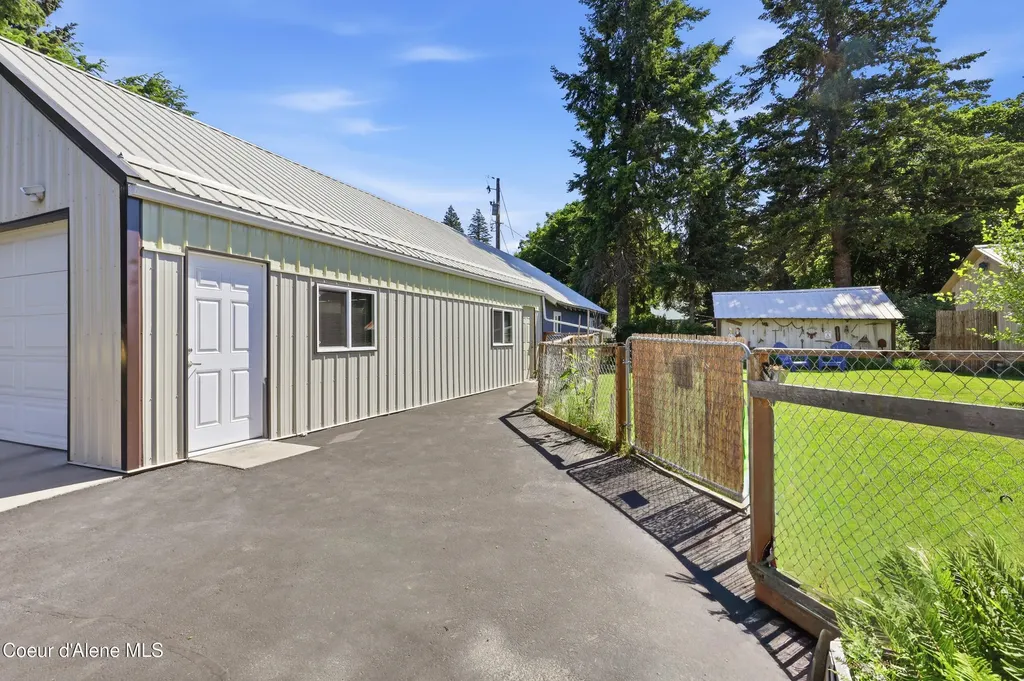 32850 N 3rd Avenue Spirit Lake ID 83869