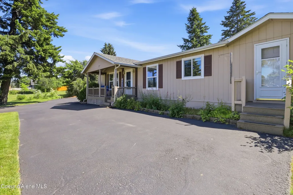 32850 N 3rd Avenue Spirit Lake ID 83869