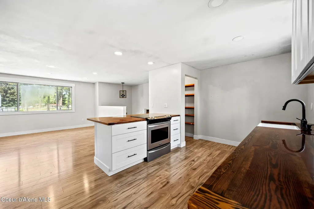 8247 W Montana Street Rathdrum ID 83858