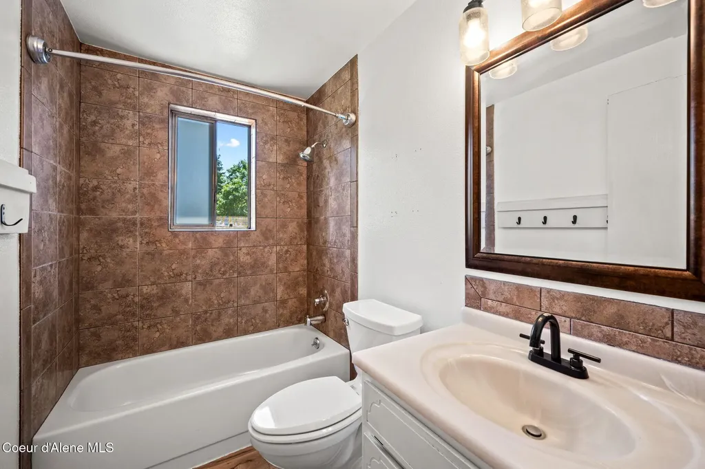 8247 W Montana Street Rathdrum ID 83858