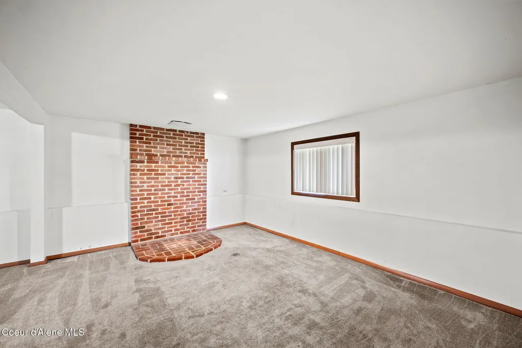 8247 W Montana Street Rathdrum ID 83858