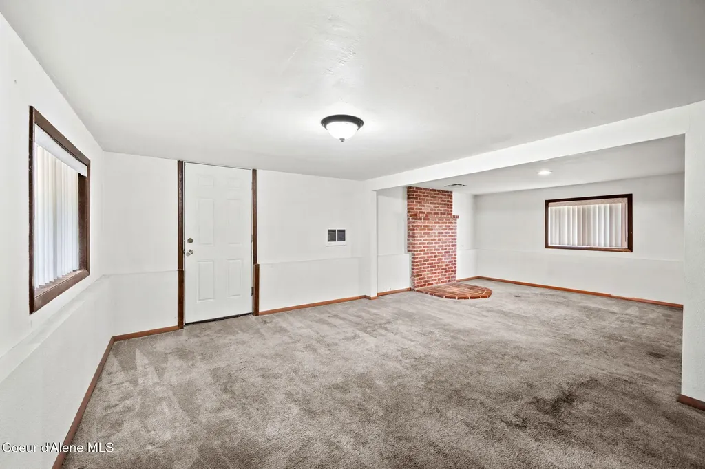 8247 W Montana Street Rathdrum ID 83858
