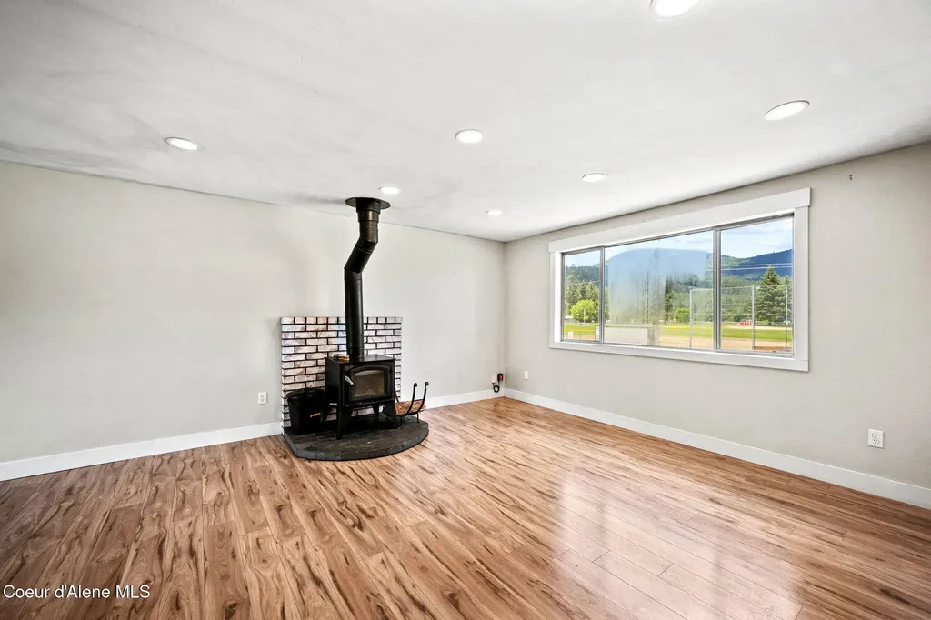 8247 W Montana Street Rathdrum ID 83858