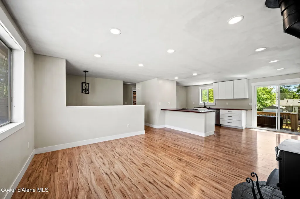 8247 W Montana Street Rathdrum ID 83858