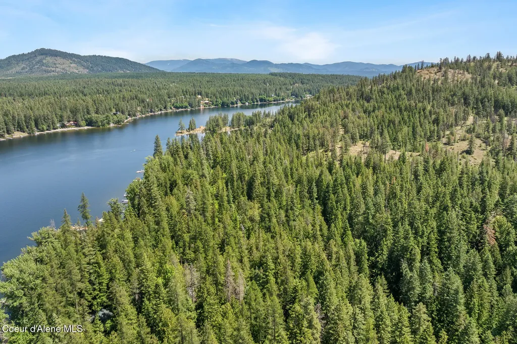 6877 W Lower Excelsior Beach Shore Rathdrum ID 83858