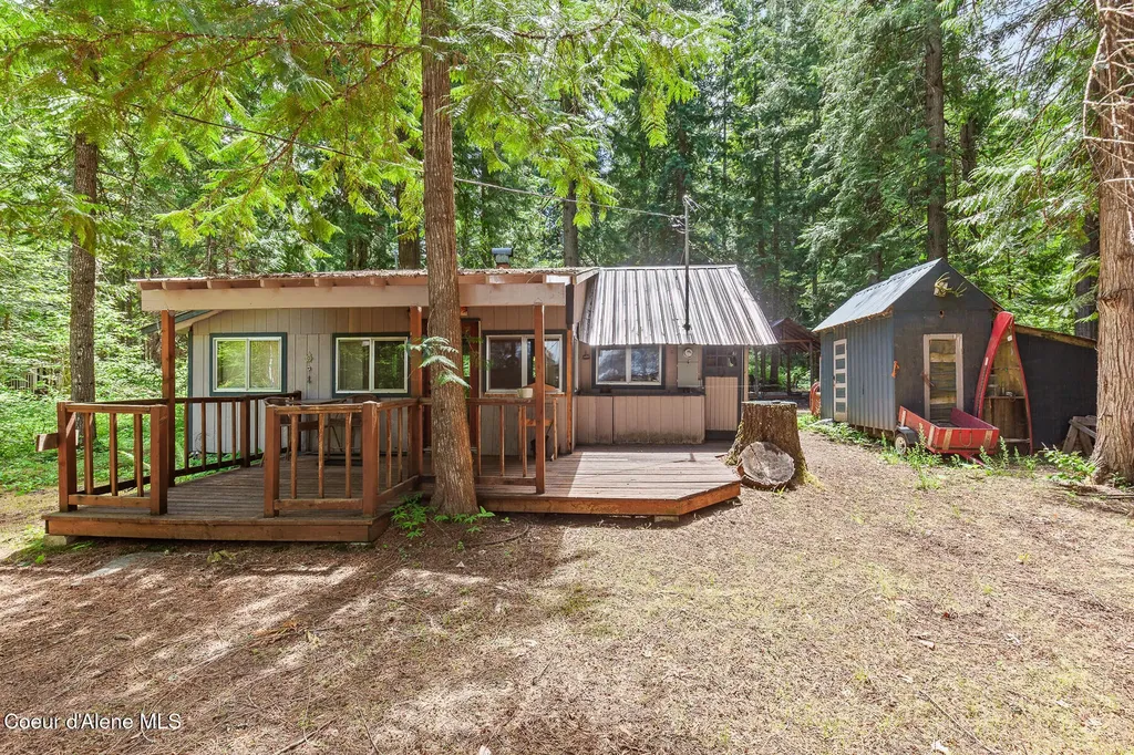 6877 W Lower Excelsior Beach Shore Rathdrum ID 83858
