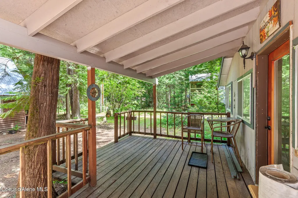 6877 W Lower Excelsior Beach Shore Rathdrum ID 83858
