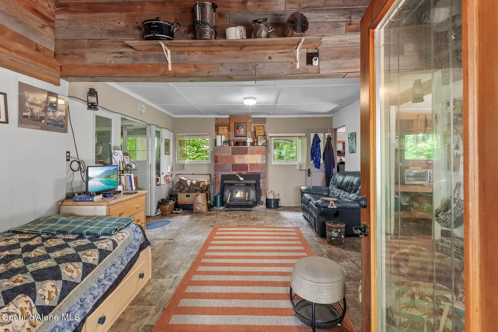 6877 W Lower Excelsior Beach Shore Rathdrum ID 83858