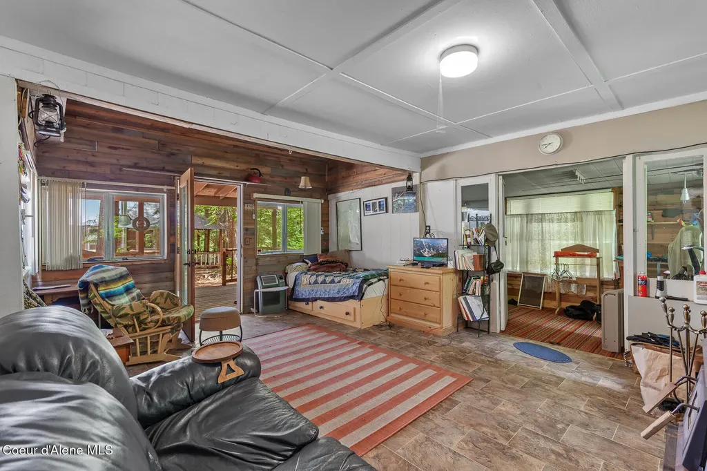 6877 W Lower Excelsior Beach Shore Rathdrum ID 83858