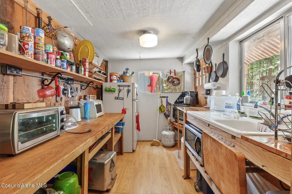 6877 W Lower Excelsior Beach Shore Rathdrum ID 83858