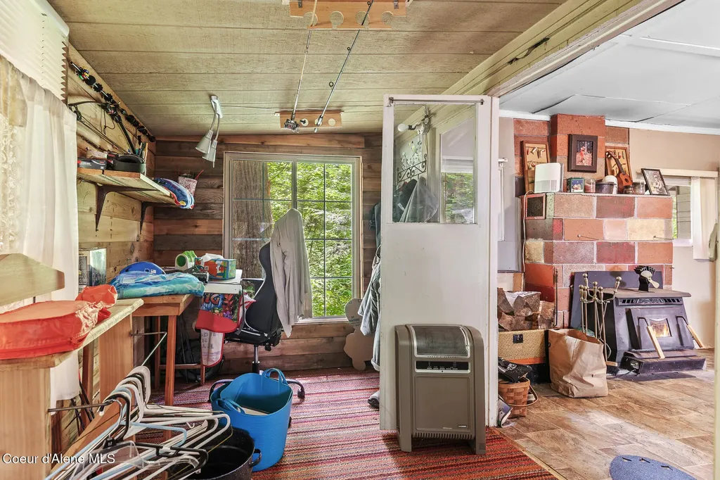 6877 W Lower Excelsior Beach Shore Rathdrum ID 83858