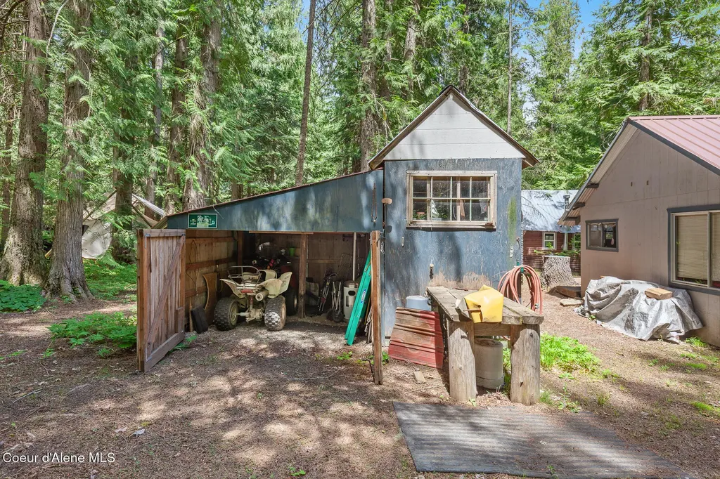 6877 W Lower Excelsior Beach Shore Rathdrum ID 83858