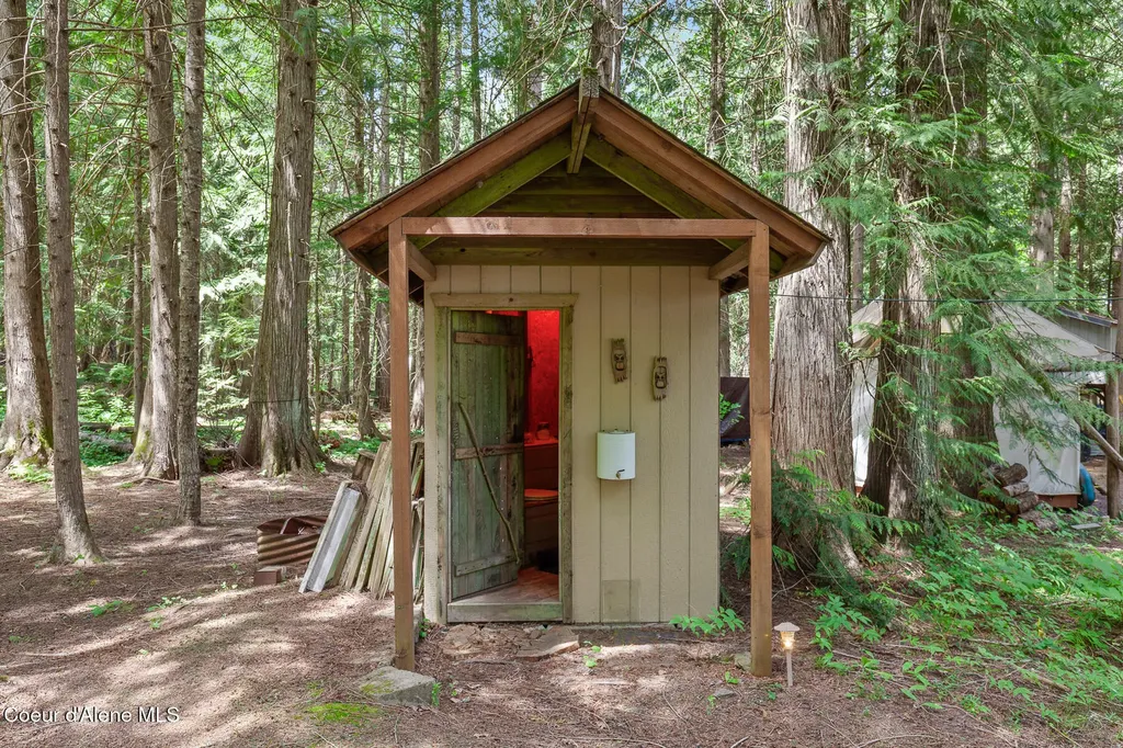 6877 W Lower Excelsior Beach Shore Rathdrum ID 83858