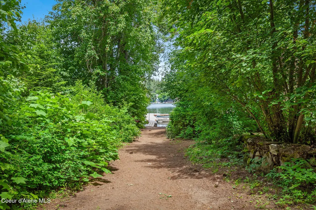 6877 W Lower Excelsior Beach Shore Rathdrum ID 83858