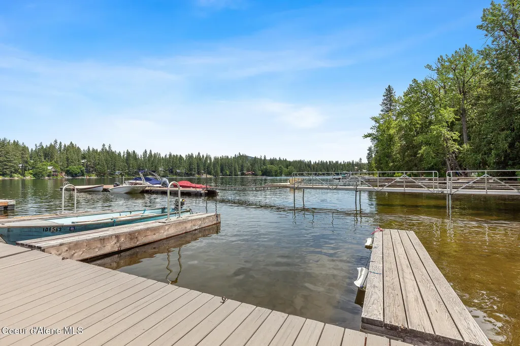 6877 W Lower Excelsior Beach Shore Rathdrum ID 83858