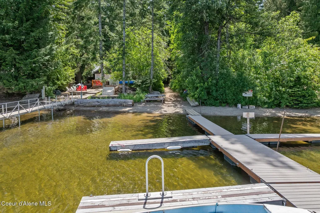 6877 W Lower Excelsior Beach Shore Rathdrum ID 83858