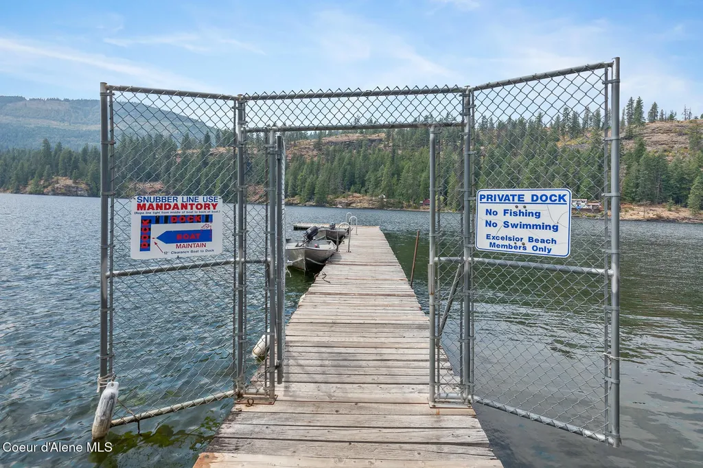 6877 W Lower Excelsior Beach Shore Rathdrum ID 83858