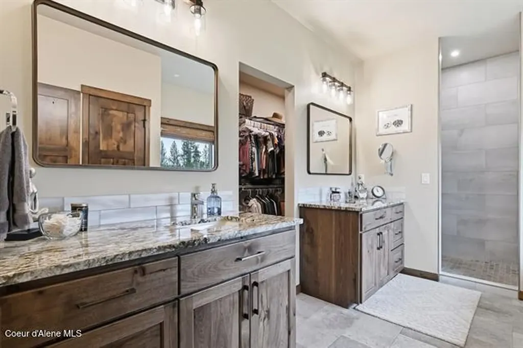 31914 N Zander Lane Chattaroy WA 99003