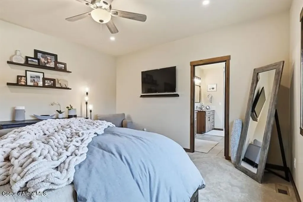 31914 N Zander Lane Chattaroy WA 99003