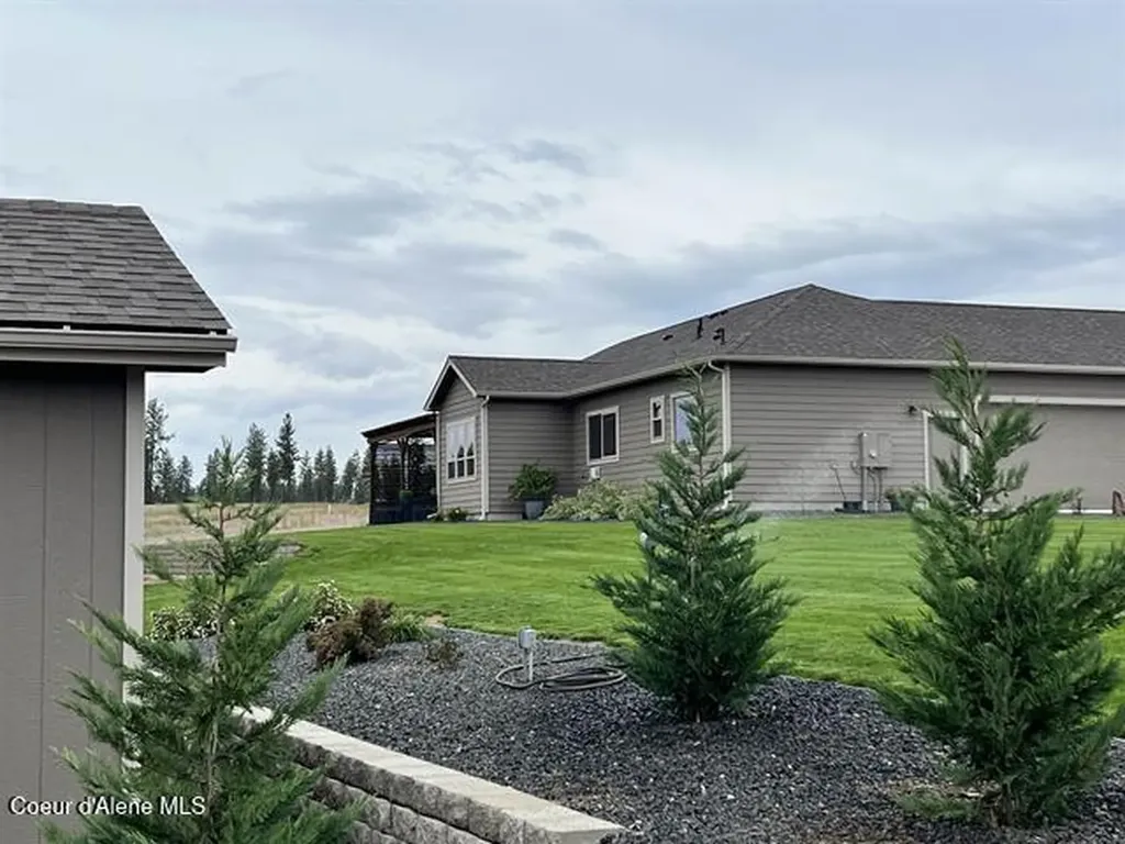 31914 N Zander Lane Chattaroy WA 99003