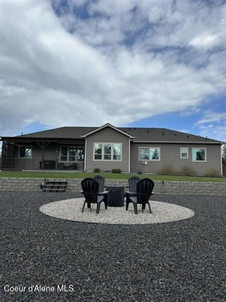 31914 N Zander Lane Chattaroy WA 99003