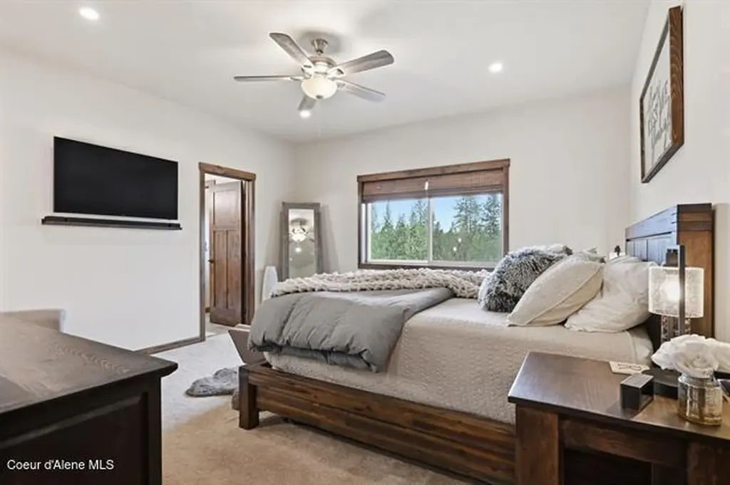 31914 N Zander Lane Chattaroy WA 99003