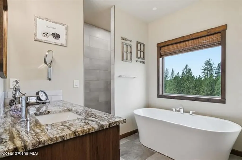 31914 N Zander Lane Chattaroy WA 99003
