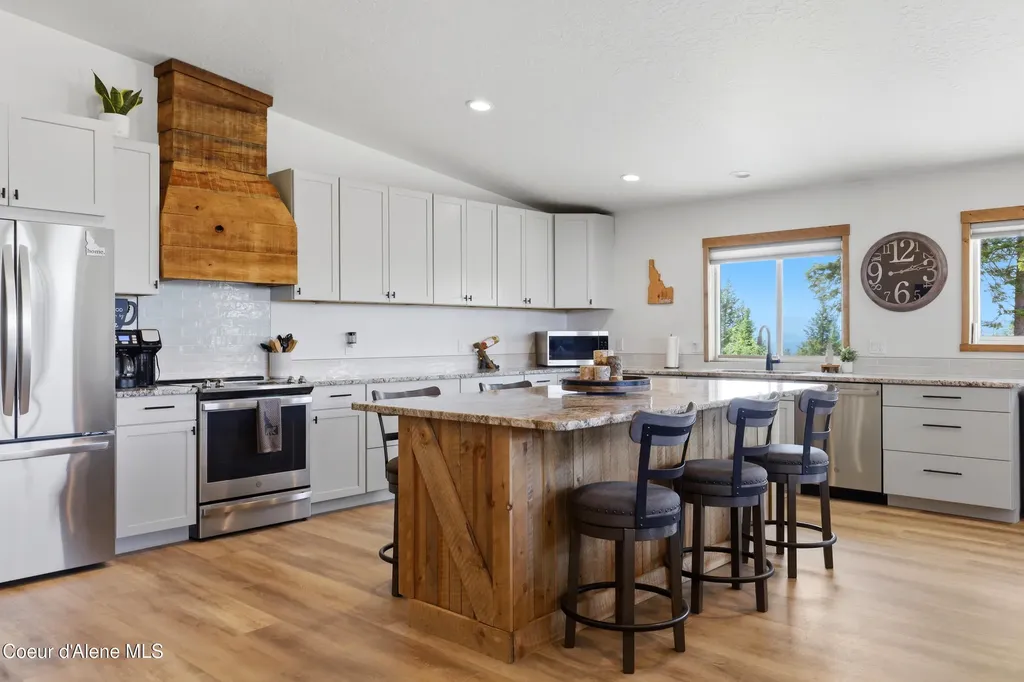20781 N Corbin Hill Road Hayden ID 83835