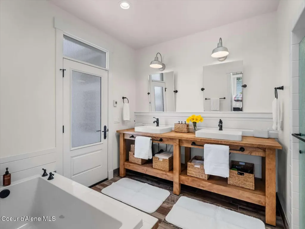 645 River Run Drive Laclede ID 83841