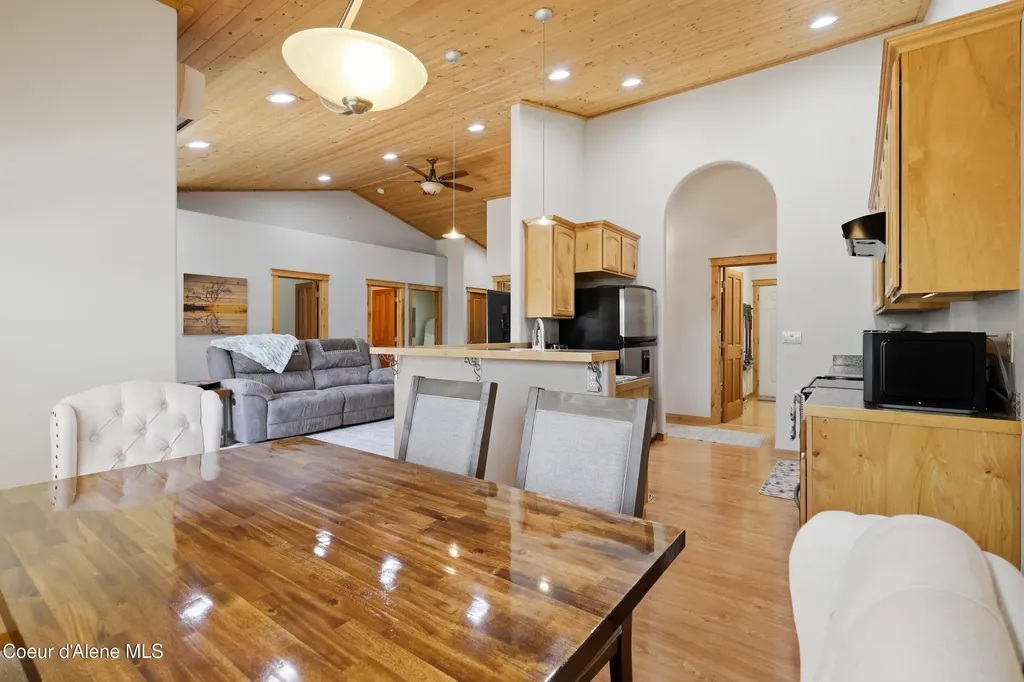 1625 Sequoia Lane Sandpoint ID 83864