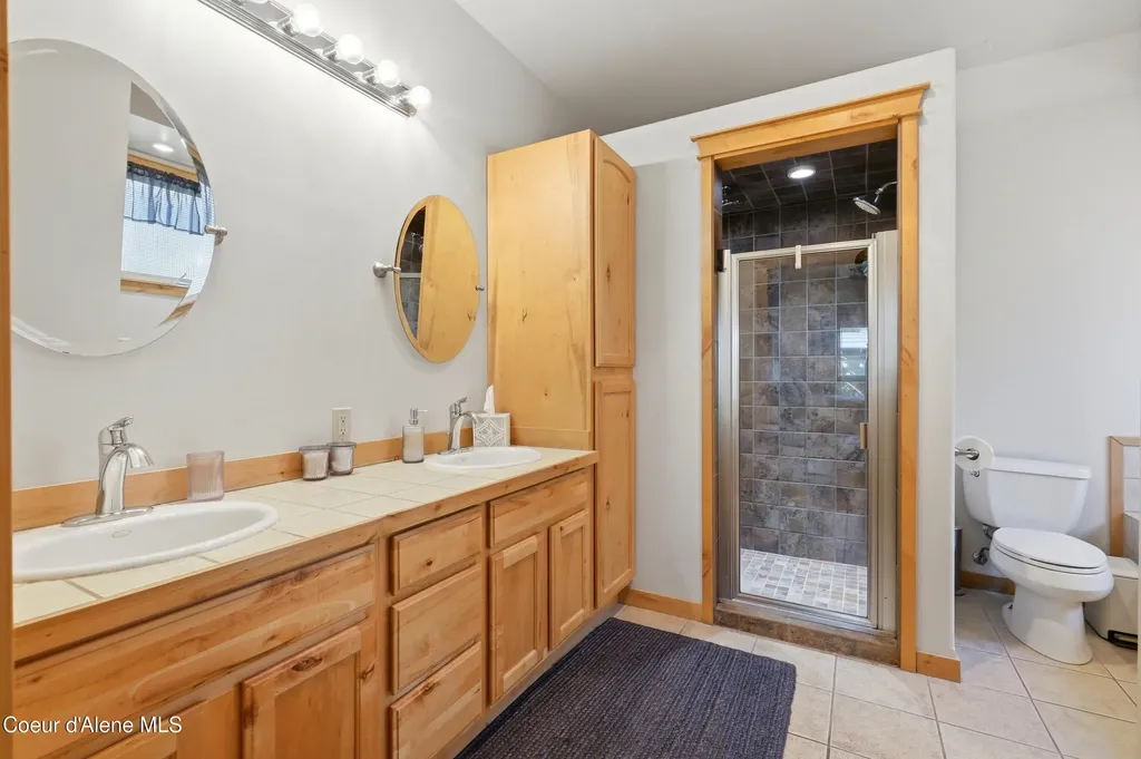 1625 Sequoia Lane Sandpoint ID 83864