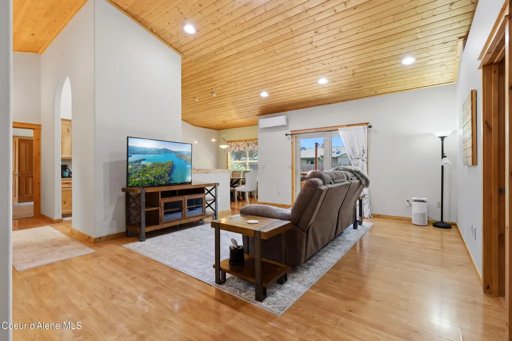 1625 Sequoia Lane Sandpoint ID 83864