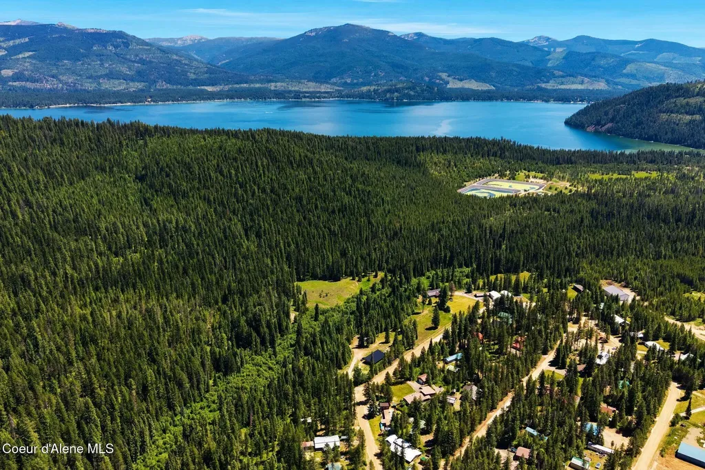 435 Shady Pines Loop Priest Lake ID 83856
