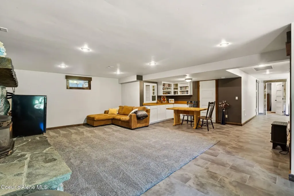435 Shady Pines Loop Priest Lake ID 83856