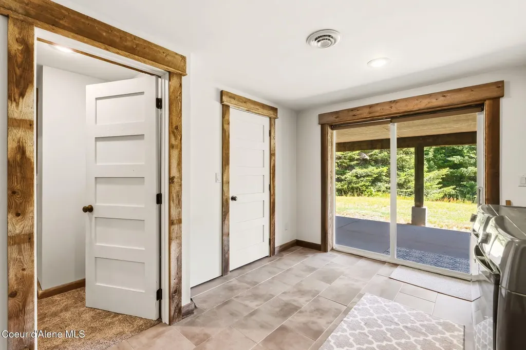 435 Shady Pines Loop Priest Lake ID 83856