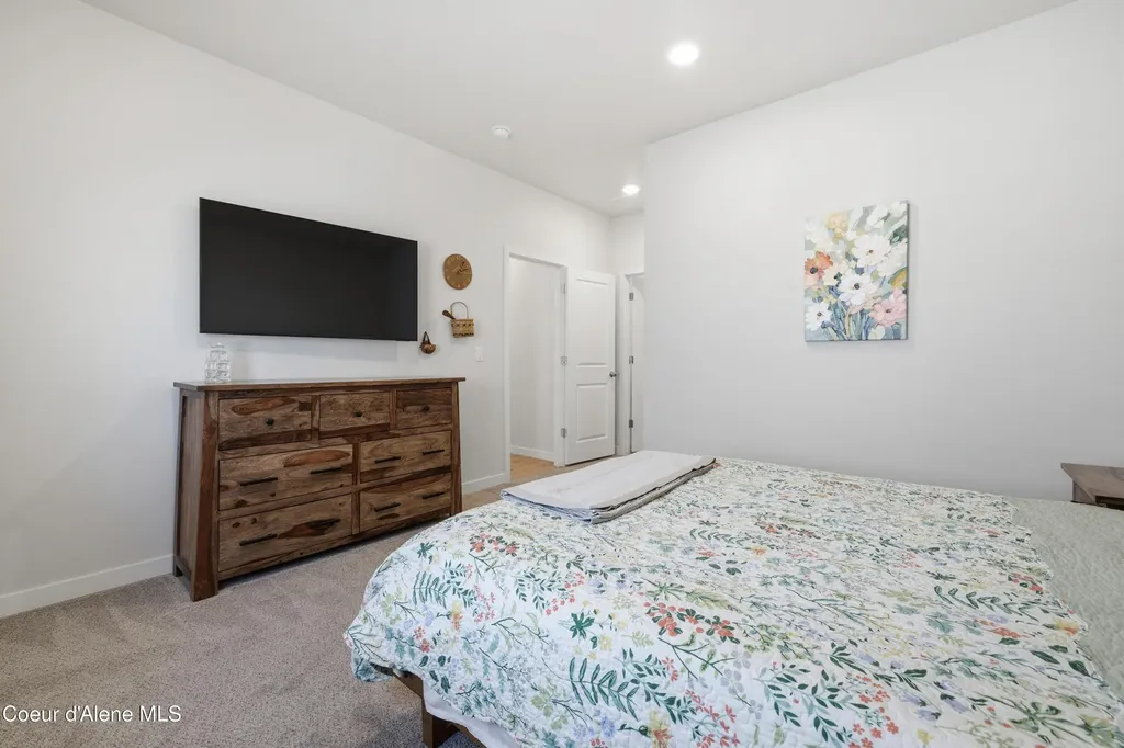 5163 E Norma Avenue Post Falls ID 83854