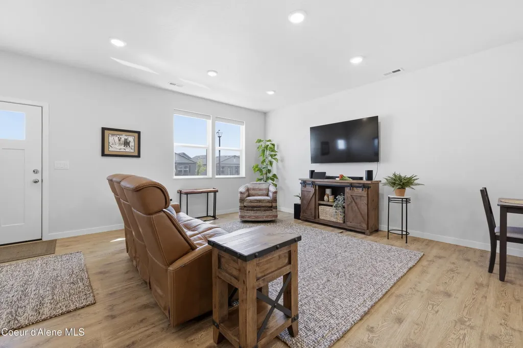 5163 E Norma Avenue Post Falls ID 83854