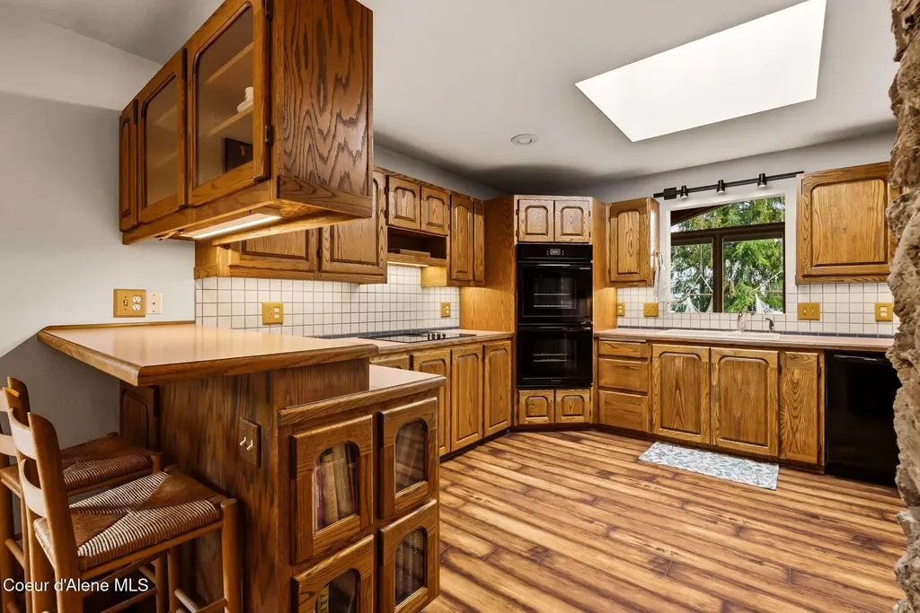 2583 Lakeshore Drive Sagle ID 83860