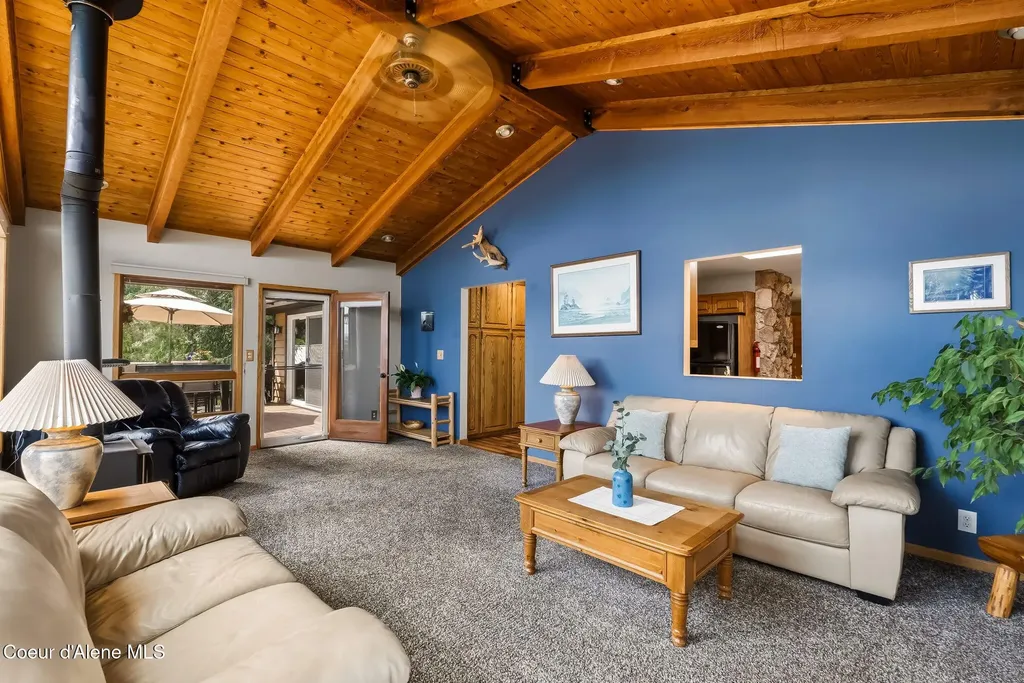 2583 Lakeshore Drive Sagle ID 83860