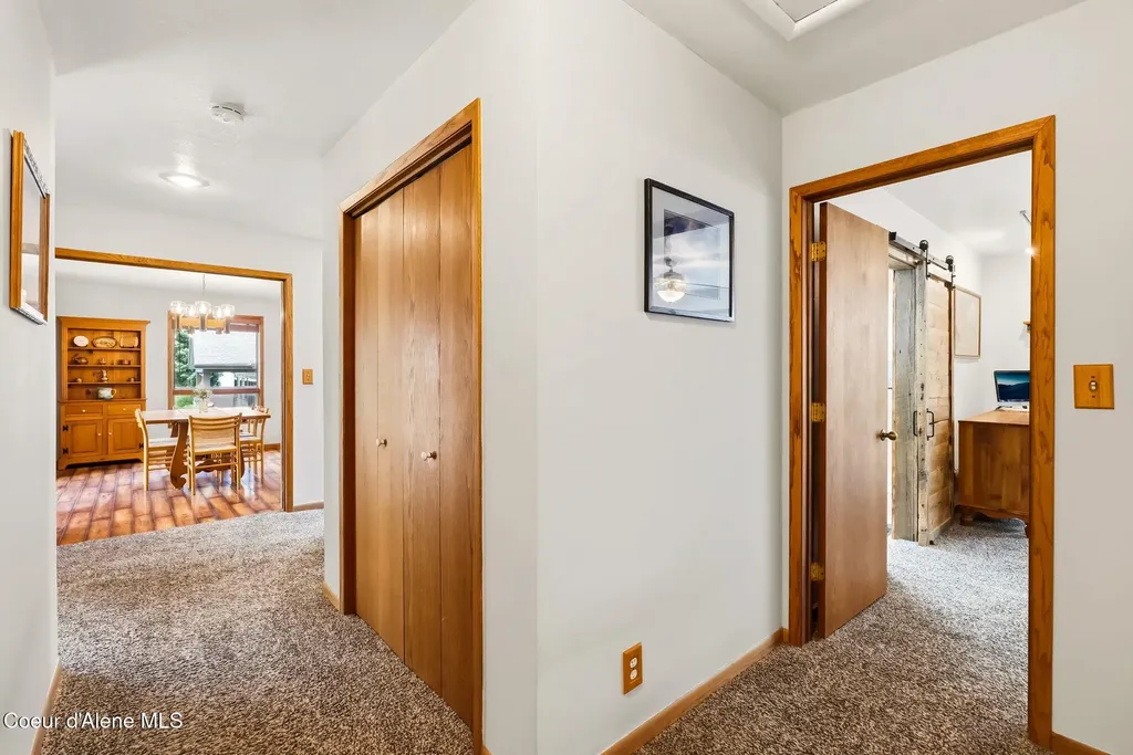 2583 Lakeshore Drive Sagle ID 83860
