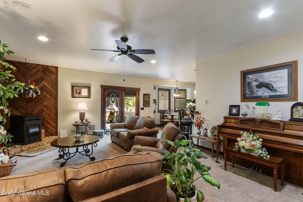 518 High Road Sandpoint ID 83864