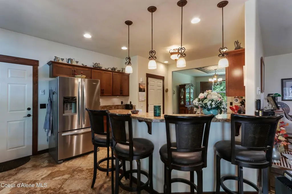 518 High Road Sandpoint ID 83864