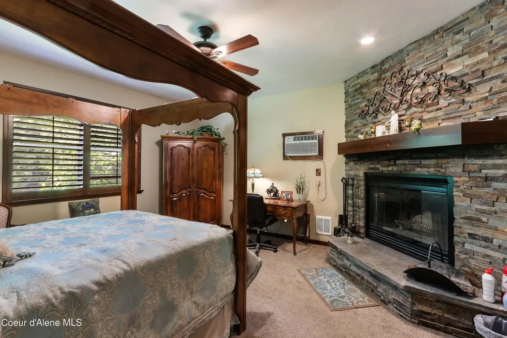 518 High Road Sandpoint ID 83864