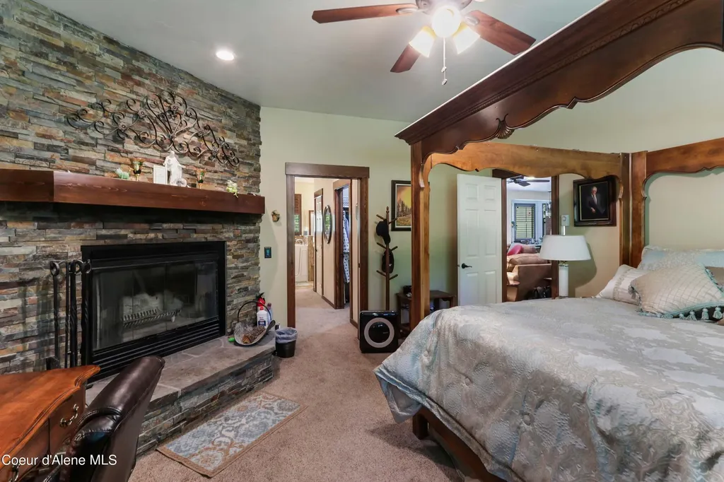 518 High Road Sandpoint ID 83864
