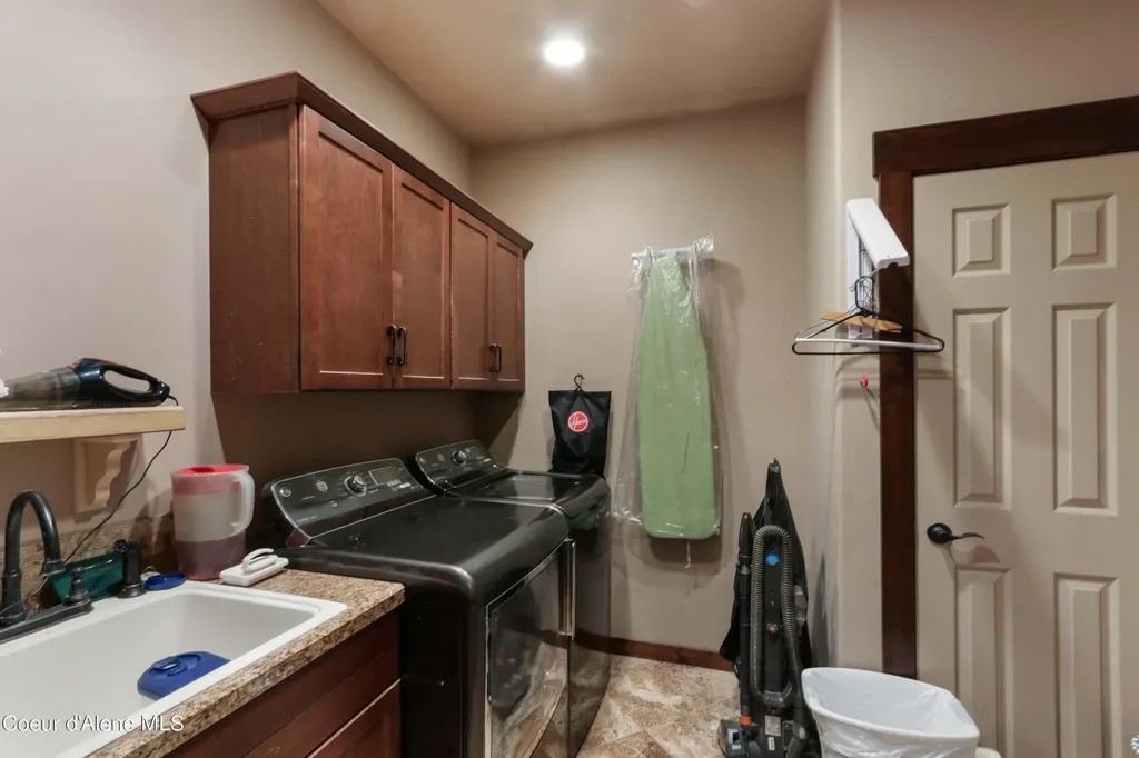 518 High Road Sandpoint ID 83864